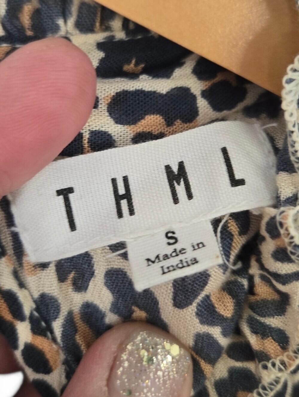 Anthropologie THML Leopard Print Flutter Sleeve Top Size Small - Picture 3 of 4